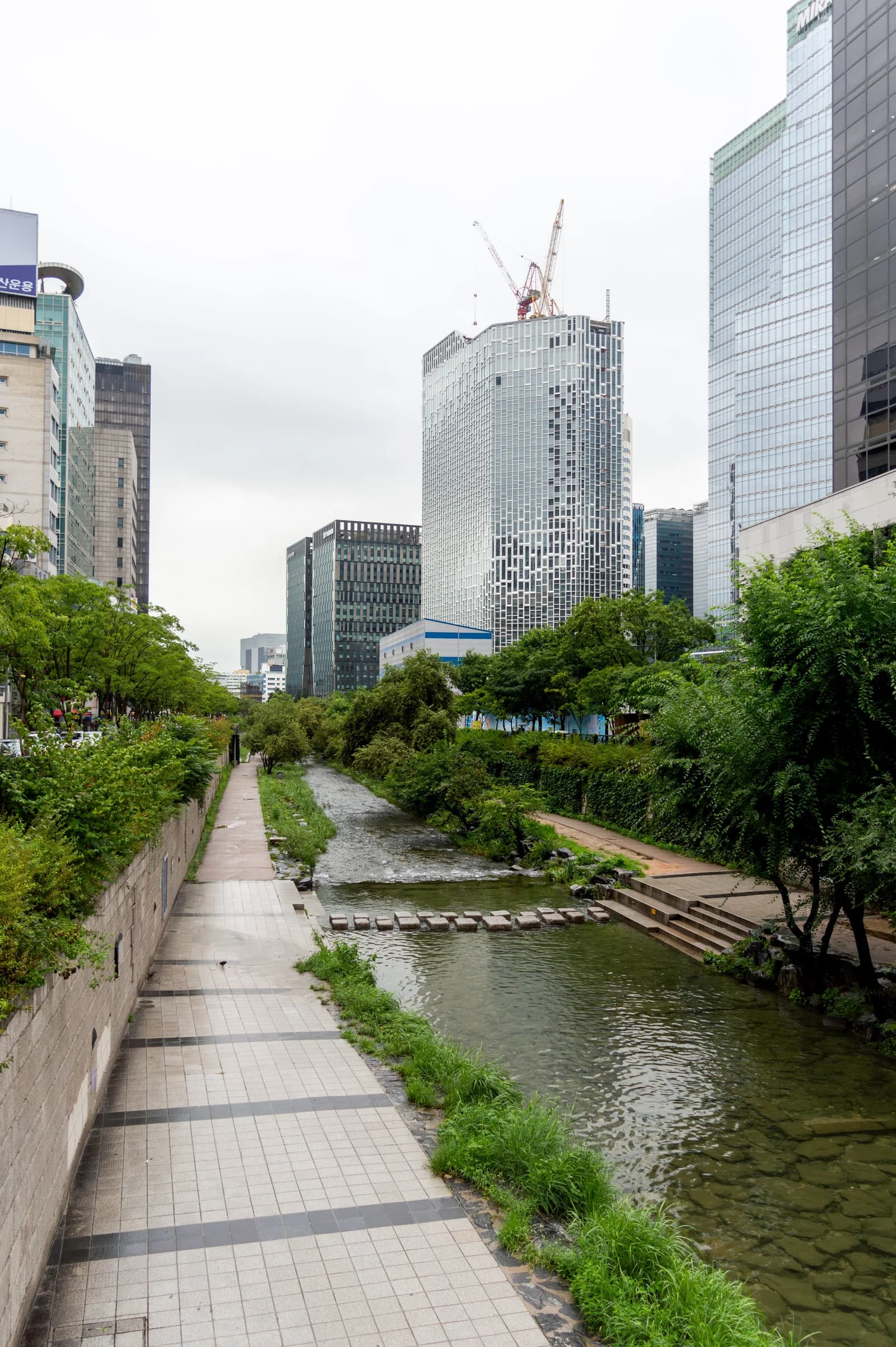 Cheonggyecheon and downtown Seoul from Gwanggyo Bridge, 2019.