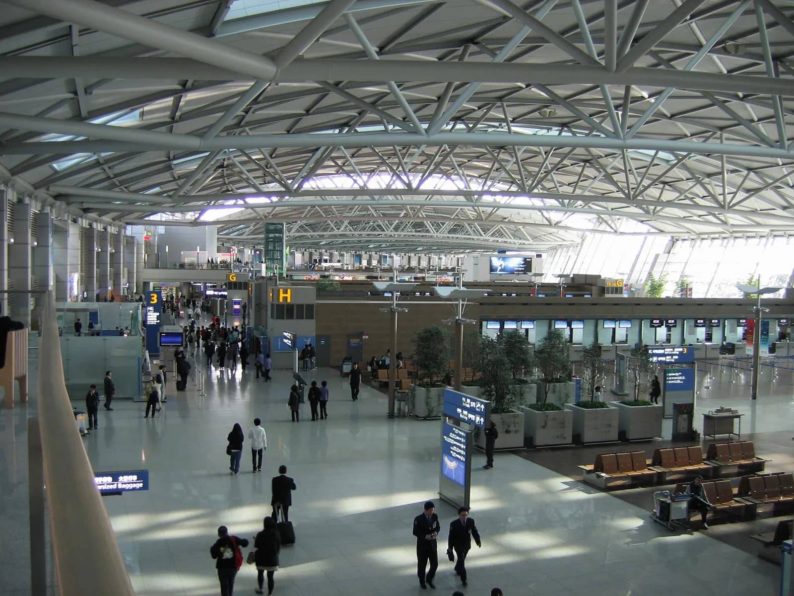 Departures hall, Incheon International Airport, 2009.